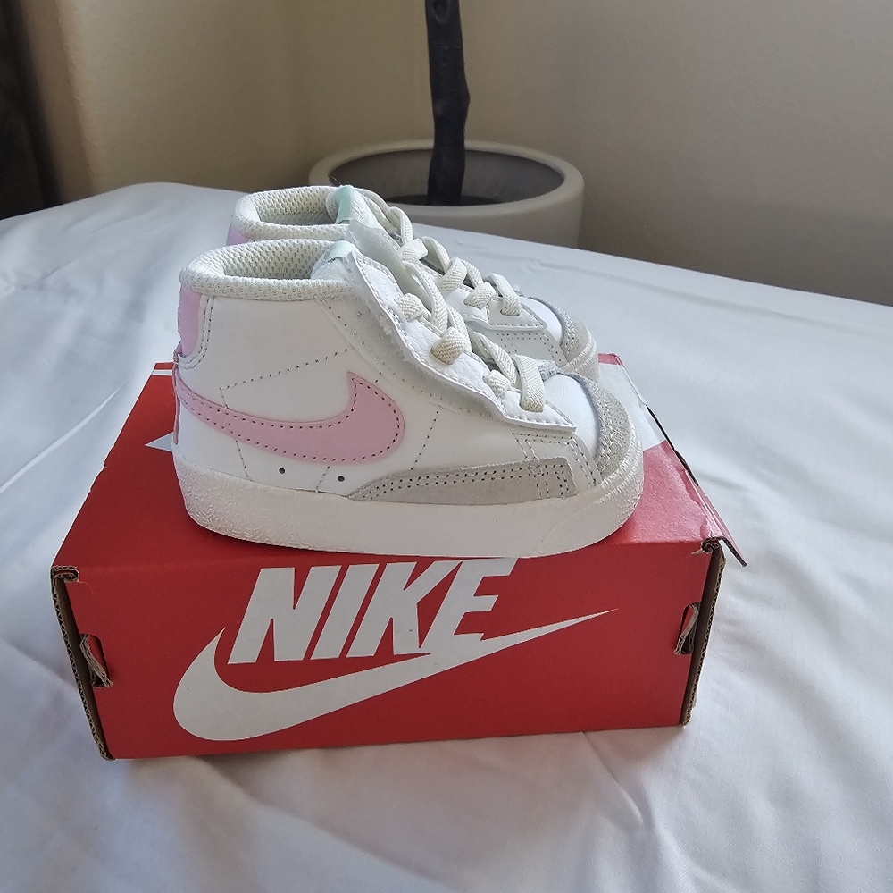 Nike Blazer Mid 77